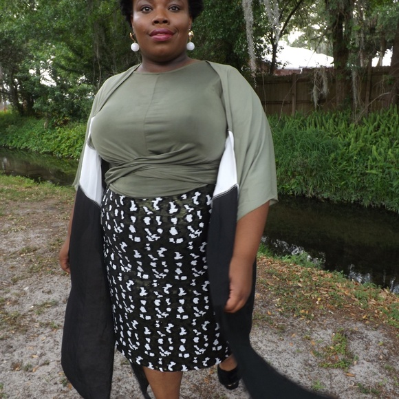 Welcome to your new favorite plus size shop! - Picture 5 of 6